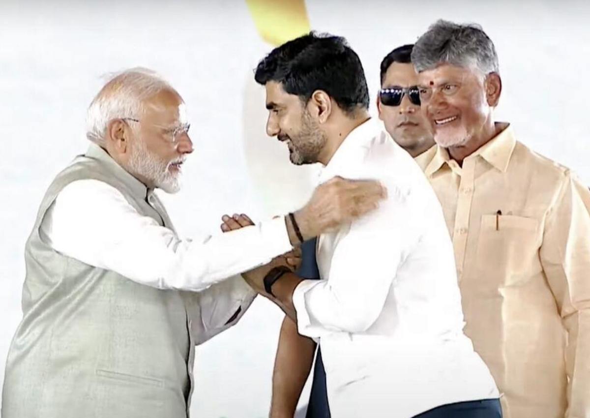 ఏపీ రాజకీయ మలుపు: మోదీ కన్ను లోకేష్పైనేనా?