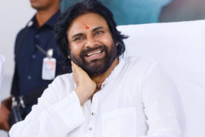 ప్రజల కోసమే రాజకీయం: పవన్ కళ్యాణ్ మాస్ కౌంటర్!